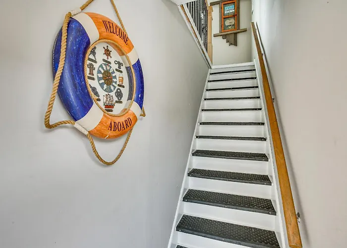 Bright Duplex Condo Walk To Brigantine Beach!
