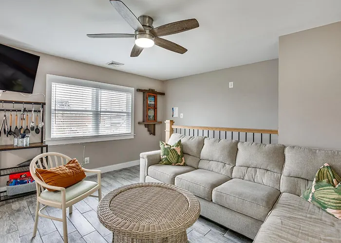 Bright Duplex Condo Walk To Brigantine Beach!