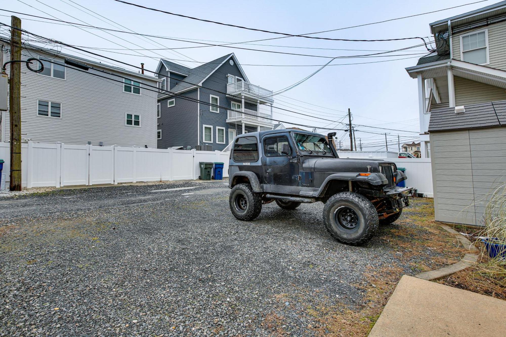 Bright Duplex Walk To Beach! Brigantine