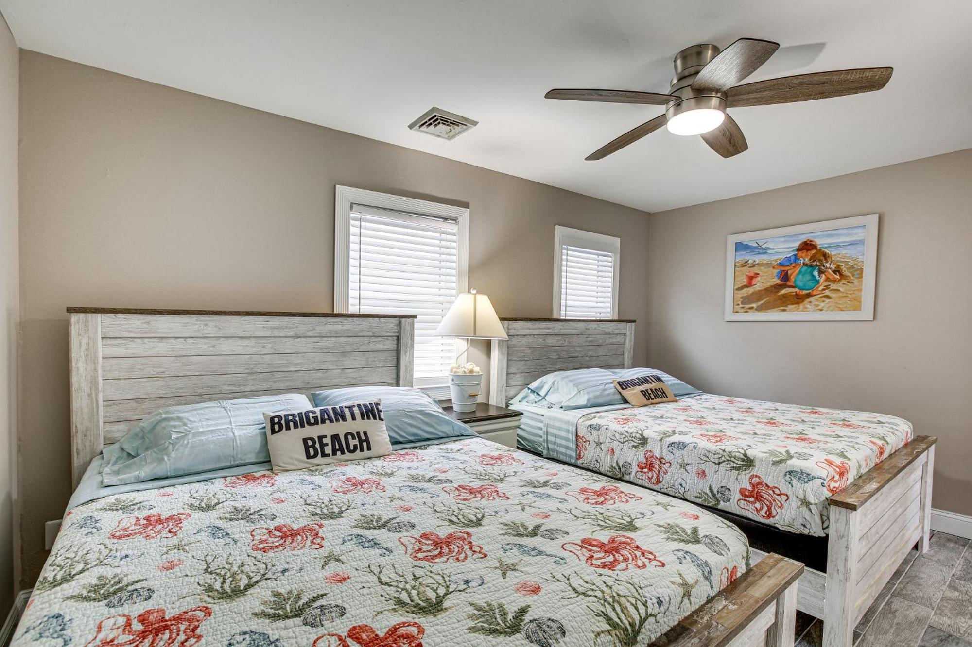 Apartment Bright Duplex Walk To Beach!